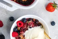 Paleo Vegan Berry Crumble