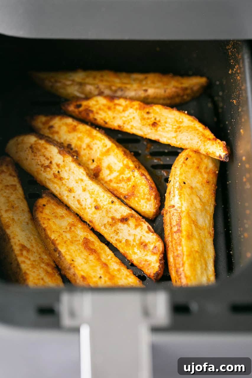 Golden Air-Fried Potato Wedges 5 crispy potatoes in the air fryer
