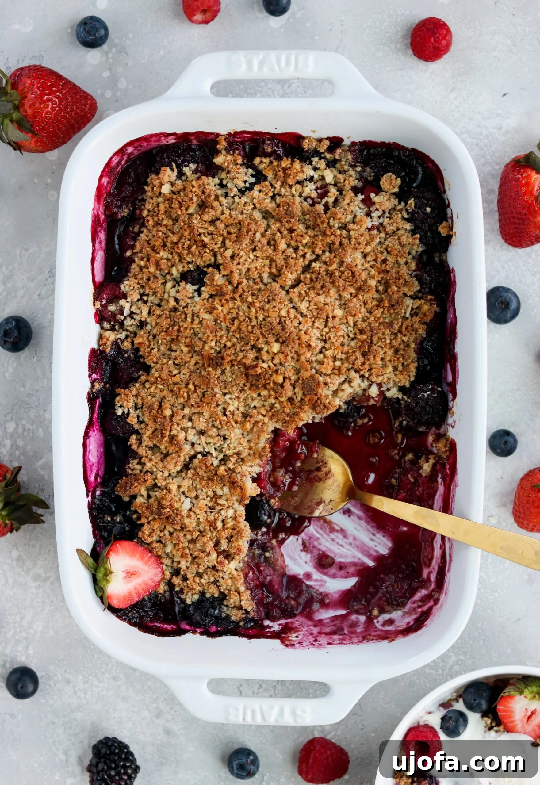 Paleo Vegan Berry Crumble 2 Vibrant assortment of fresh berries for Paleo Vegan Berry Crisp